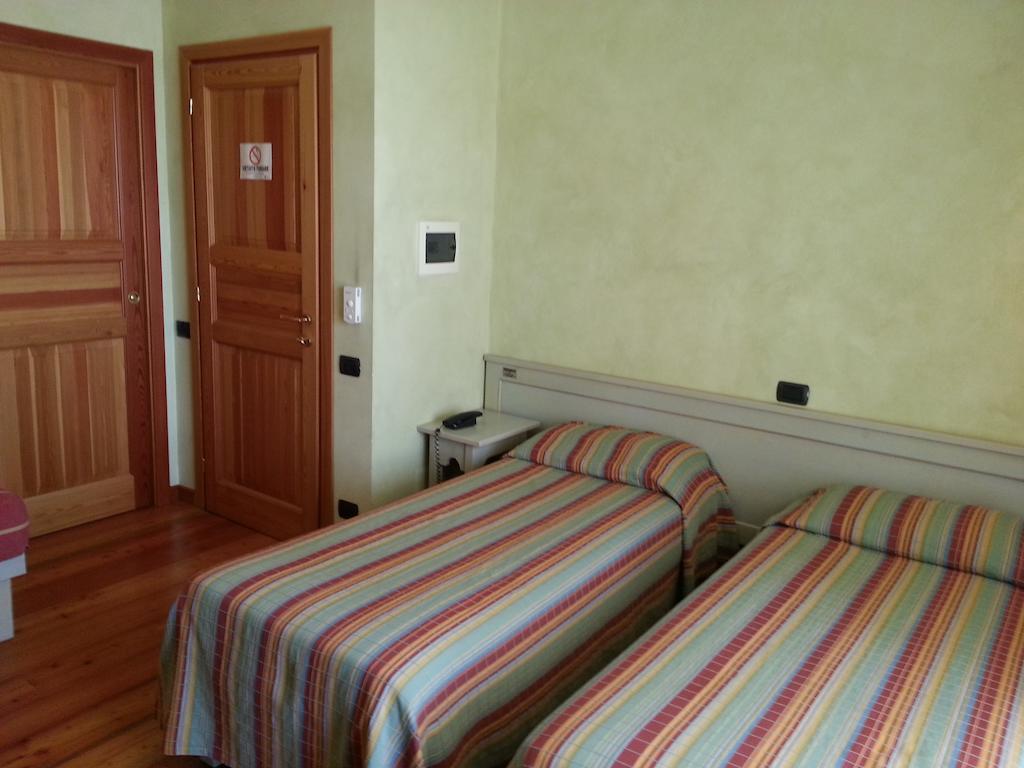 Hotel Borgonuovo Marene Esterno foto